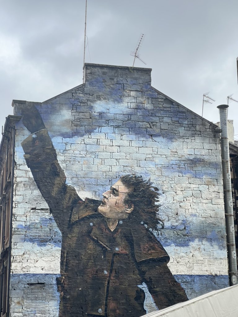 boywithmint's tweet photo. Street murals of Glasgow. https://t.co/SPZ5CouuSi