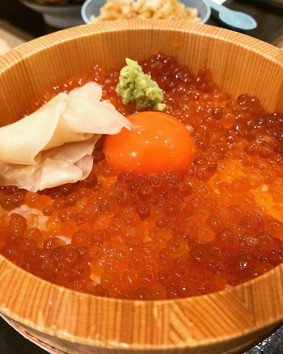 OSUMAHAN's tweet photo. 念の為、画像1枚目以外は全部シェアしてるよ！
それにしても、今日は食べすぎた、、、

開始時体重:94.8kg 
目標体重:70.0kg
昨日の体重:93.6kg

9時半 画像1枚目
12時半 画像2-3枚目、たこ焼き
15時 ドーナツ
18時半 画像4枚目 https://t.co/5RDenjB39e