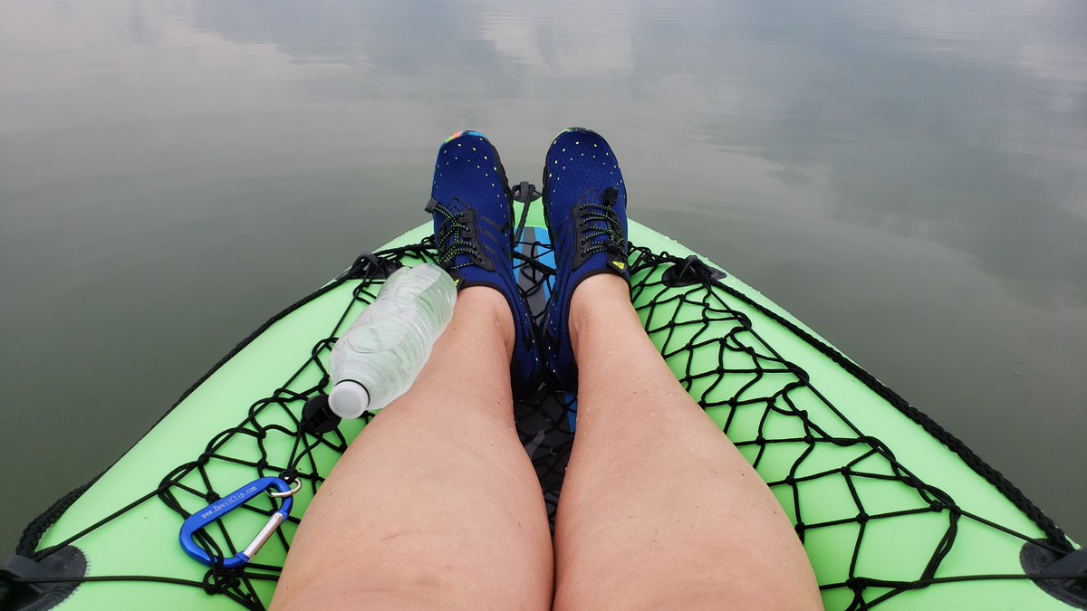 Do you ever find the water mesmerizing? I couldn't help staring at the clouds perfectly reflected in the lake. --- DevilClip.com ---  #onthewater #lakereflection