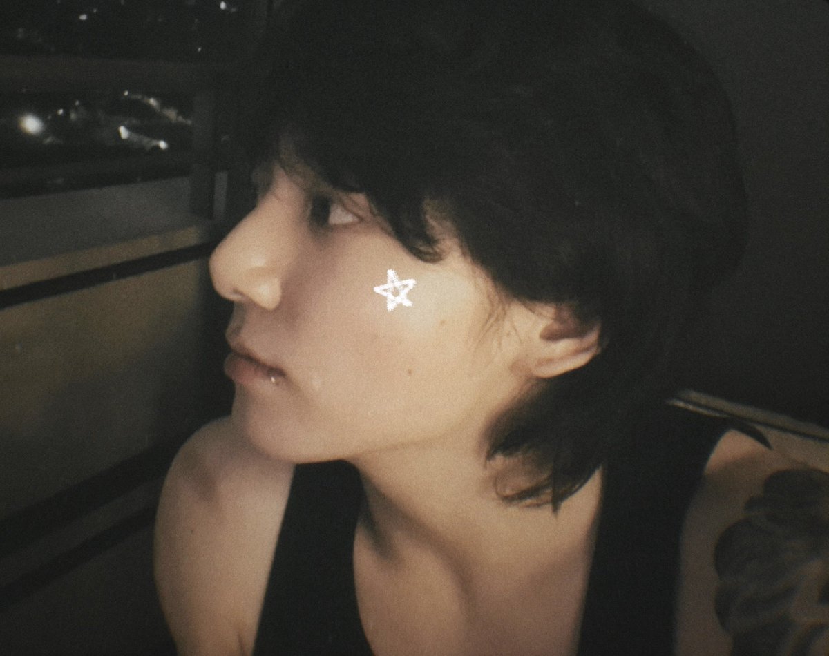 iHoldKoo's tweet photo. my little star https://t.co/FC0ICthRXO