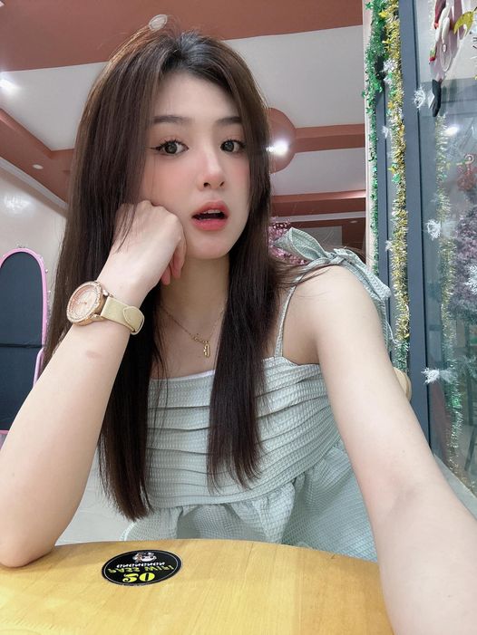 TotamnhuTo's tweet photo. E đói bụng quá mà chưa có đồ ă https://t.co/cWbhkTZJXB