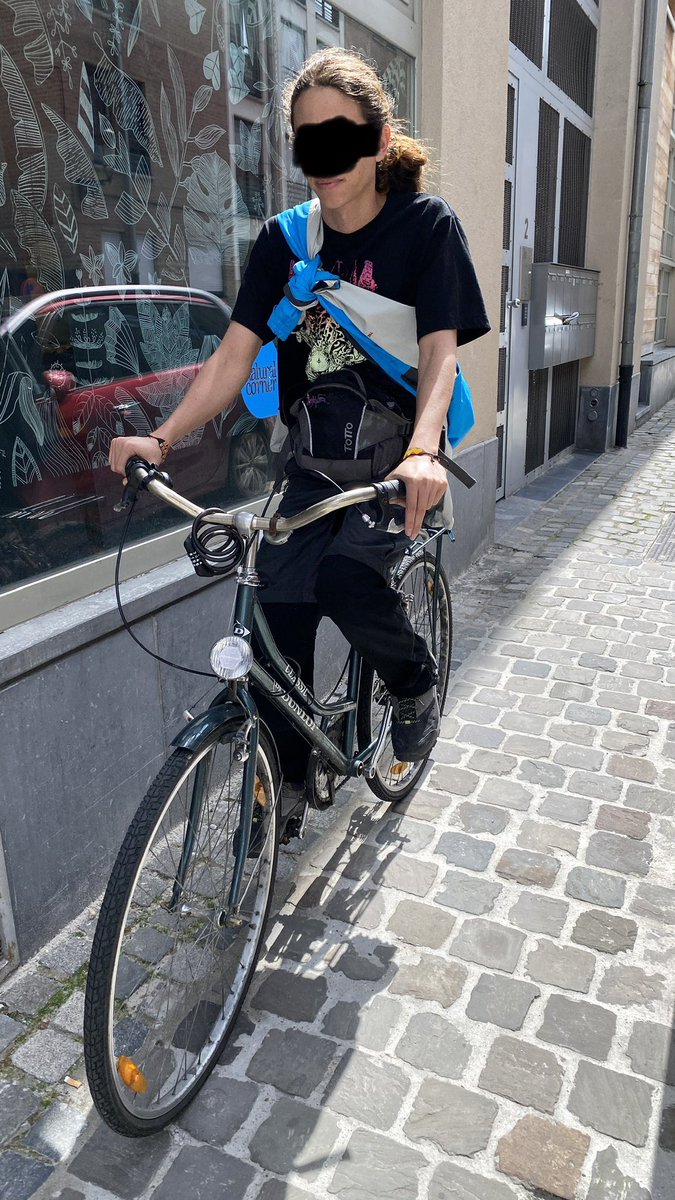 charlesdebrux's tweet photo. Les gens du bien, les chouchous de ElkeBazar et RajaedeMolenbecq, et biensรปr les Chiclettes woke, protecteurs du #goodmove #inyourass https://t.co/cPiyQpgDt2