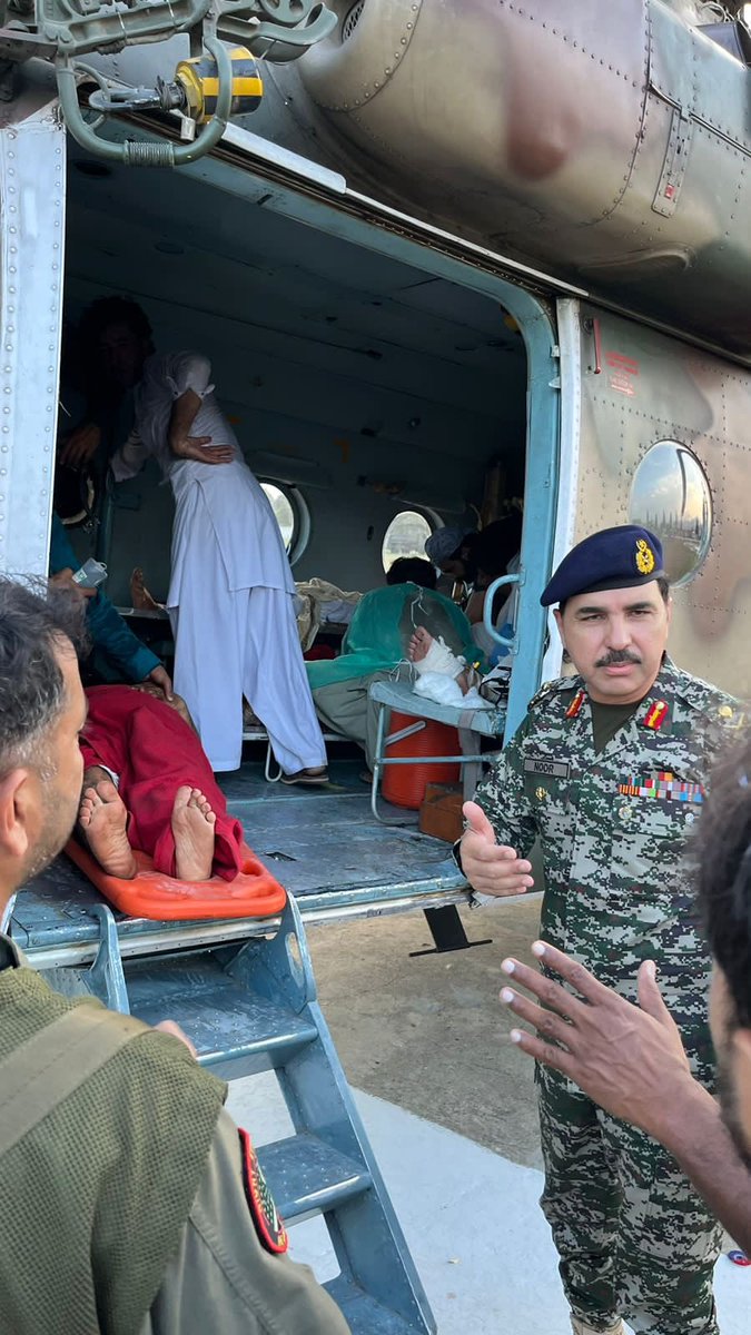 aj_raja's tweet photo. Bajaur Blast.
Army evacuating injured to Peshawar via heli

#BajaurBlast https://t.co/Iyb4DmPXOd