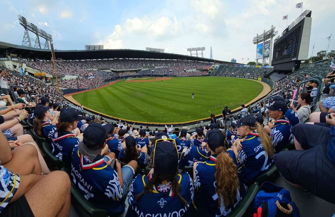 ScoutsLincolnUK's tweet photo. Lincolnshires World Scout Jamboree Unit has safely touched down in South Korea and has been exploring Seoul. They visited the DMZ and watched a game of the national sport baseball. @LincsScout
#ukcontingent #dreamwild #lincolnshirescouts #bangers #macaques #unit14 https://t.co/qObUwYLHpR
