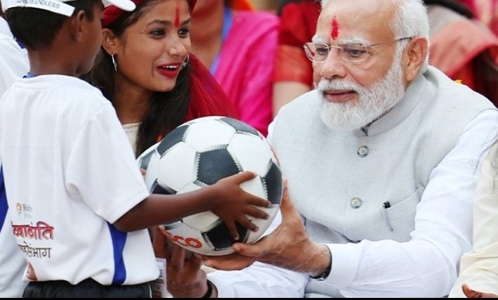IFootcric68275's tweet photo. This image is clearly showing that football is growing in India thanks @narendramodi 🙏🏿🙏🏿 and one day india will be qualify for FIFA World 🥲🥲 dream comes true 🇮🇳🇮🇳🇮🇳⚽⚽ #IndianFootball #bluetigher #AIFF #FIFAWWC https://t.co/kIouA4eTao
