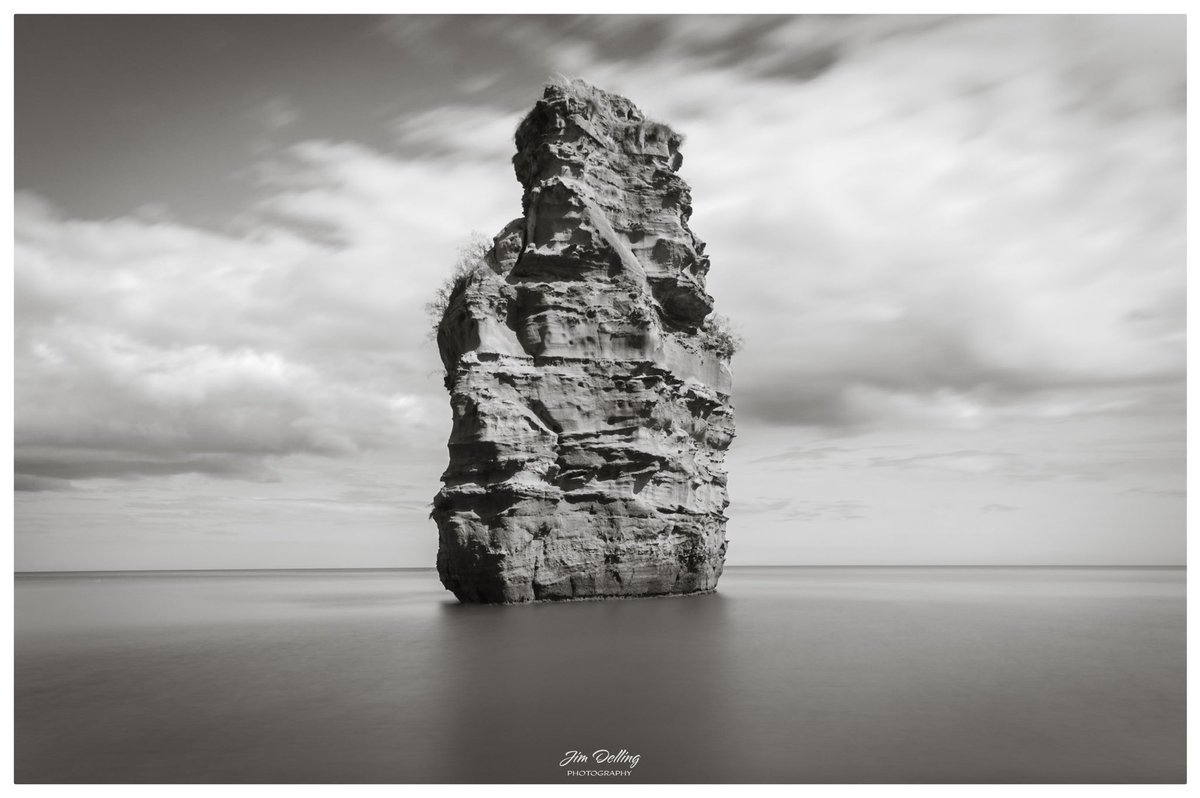 The sea stacks of Ladram Bay 

@VisitDevon @LadramBay @GreatDevonDays @NatGeoPhotos @BBCCountryfile @itvwestcountry