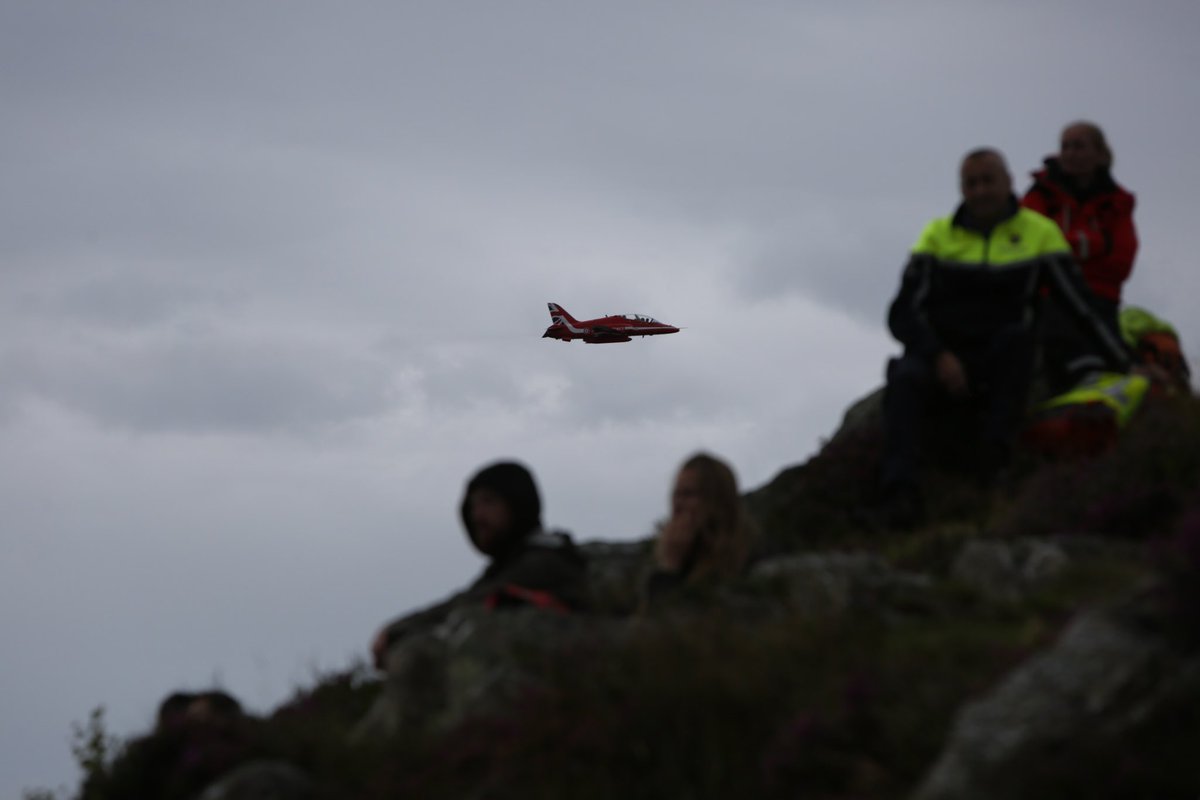 The <a href="/rafredarrows/">Red Arrows</a> making an impressive show for the <a href="/BrayAirShow/">Bray Air Display</a> #lovewicklow