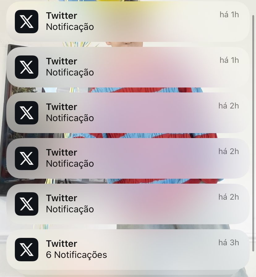 Acordei achando que o xvideos tava me mandando notificação?????????