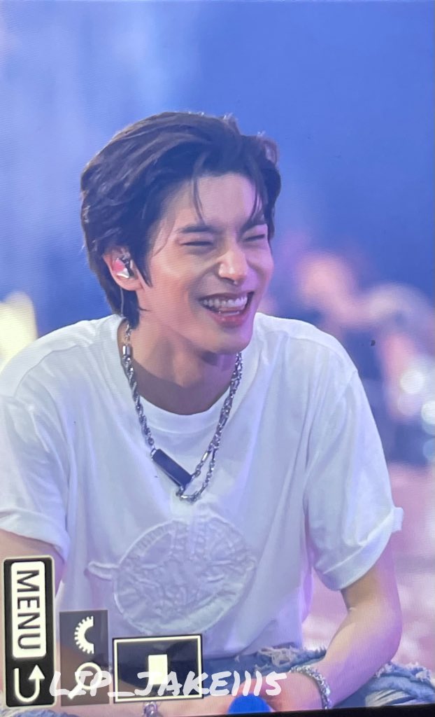 jakesarchive's tweet photo. prettiest precious smile #jake https://t.co/8xEihRq9S0