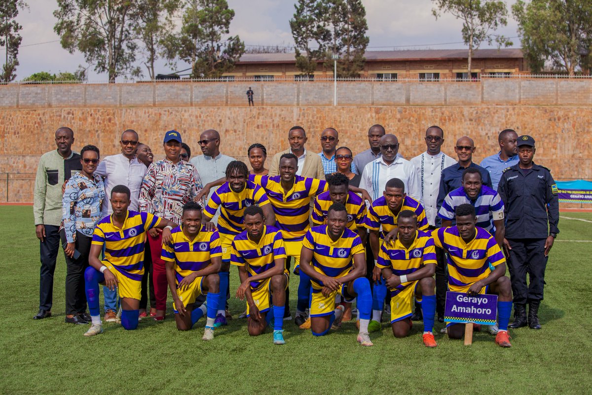 Sunrisefc_rw's tweet photo. At Ngoma stadium its a full of Joy๐
All @RwandaEast Leaders are here
#SunBug https://t.co/nr0lolx3oh