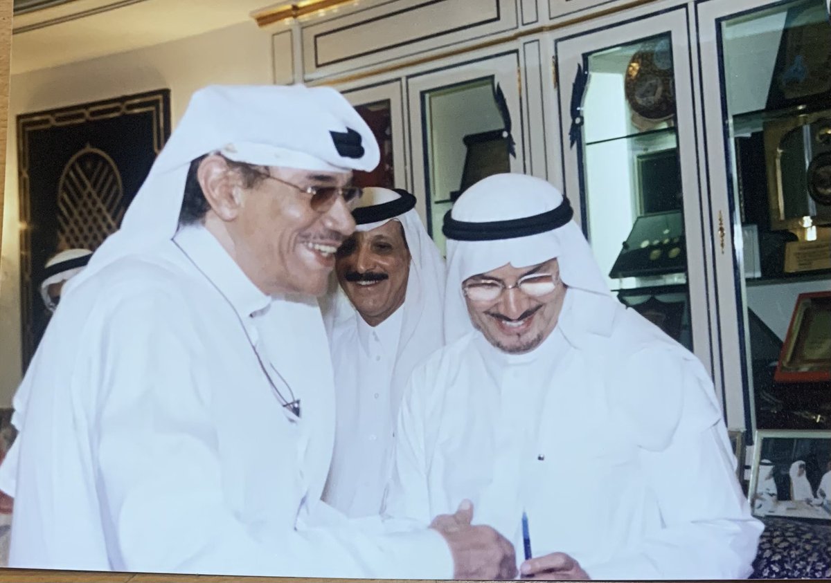 sahemaldajany's tweet photo. ومن المحطات التي جمعتني بأستاذي د. عبدالرحمن الشبيلي رحمه ؛ حفل تكريم " اثنينية " الشيخ عبدالمقصود خوجه لعلامة الجزيرة الشيخ حمد الجاسر رحمه الله بمنزل عبدالمقصود خوجه بجدة في يوم الاثنين ٢٢/ ٢ / ١٤٢٤هـ ؛ https://t.co/761fcrF4js