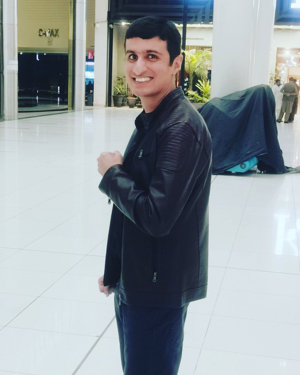 Posing with smile at Mall
#packagesmall #mall