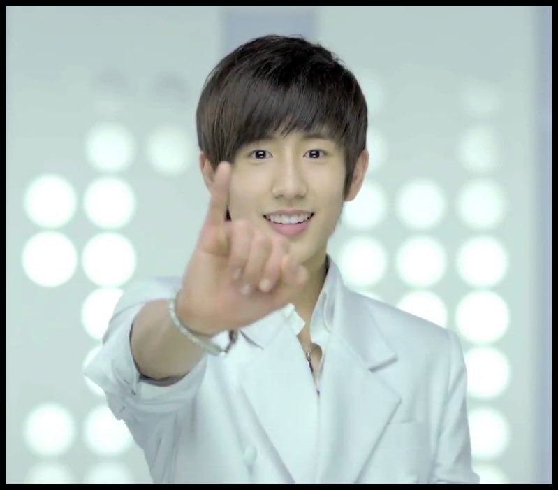 BoyFriend_CD's tweet photo. Happy birthday to you Minwoo , my dear first love up untill now , hope you spend ur meaningful day with love and joy na , love ya 🥰 https://t.co/mpXjFvmplc