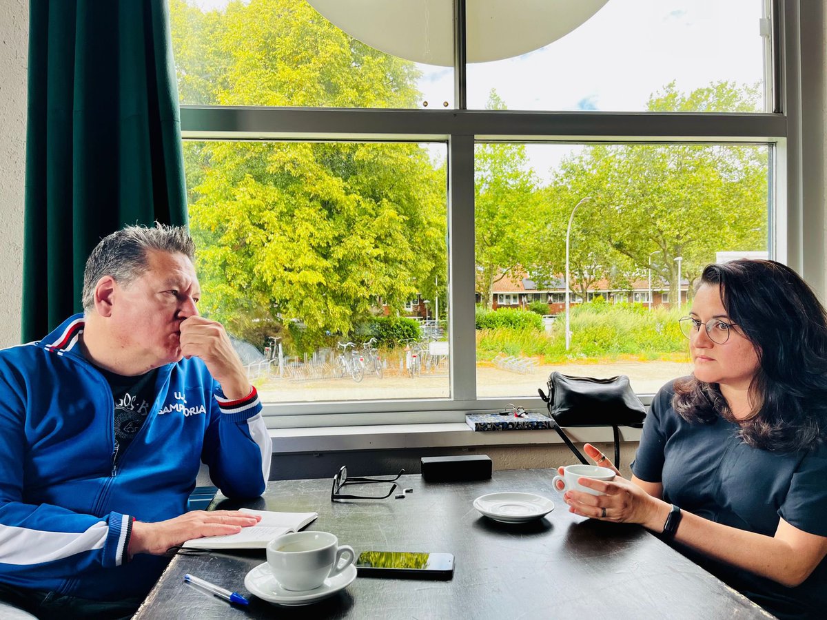 Vanmiddag de bijzondere (country)zangeres Jolanda Peters voor <a href="/zoiszuilen/">Zo is Zuilen</a> geïnterviewd. Met fotograaf @renatebeense Beetje melancholisch vanwege het hier verdwijnende <a href="/dbs_utrecht/">dB's</a> de belangrijke broedplaats voor Jolanda en vele anderen in #Utrecht.