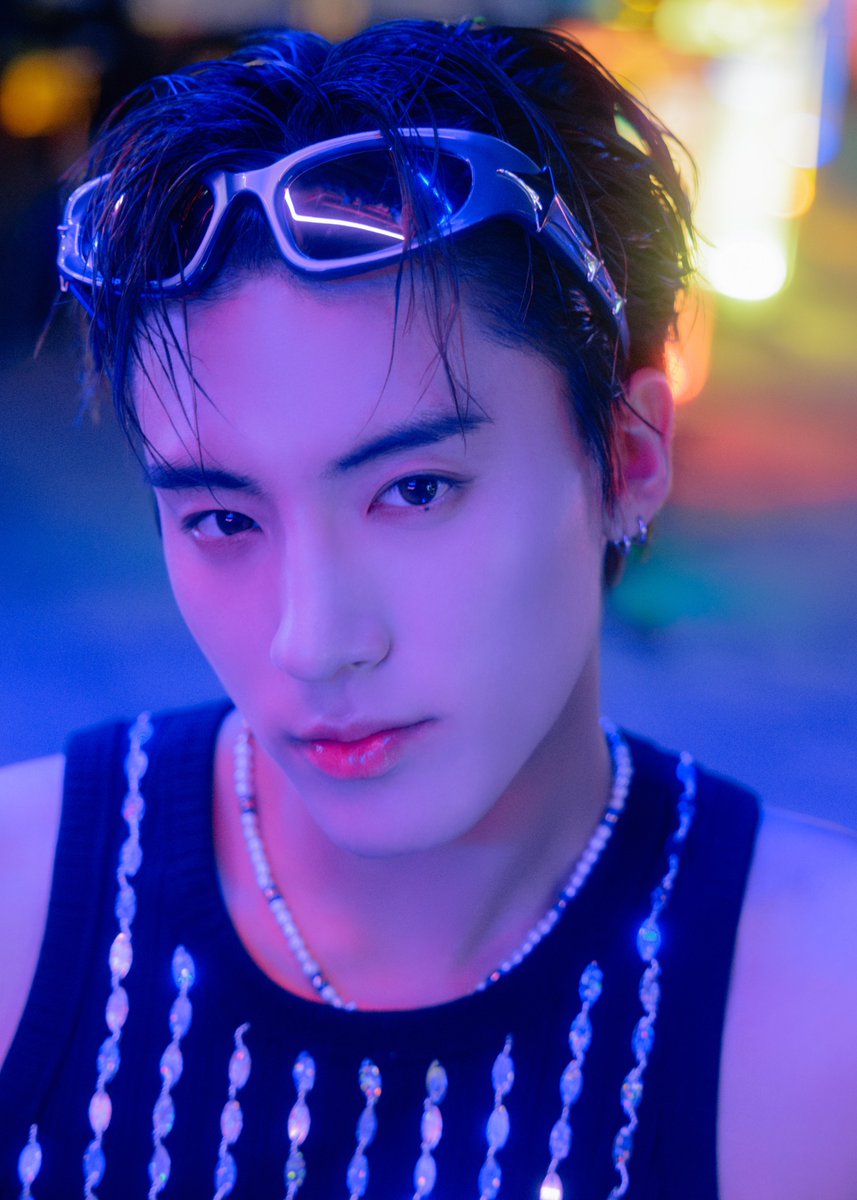 officl_theboyz's tweet photo. THE BOYZ 2ND ALBUM [PHANTASY] Pt.1 Christmas In August Concept Photo #HOLIDAY

🎄 2023.08.07 6PM Release

#THEBOYZ #더보이즈 #PHANTASY #Christmas_In_August https://t.co/N8tzA8acSD