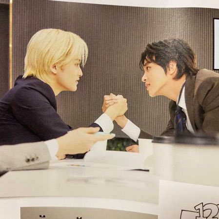 fentyyangx2's tweet photo. that intense arm wrestling 😓 https://t.co/wMLhqG56JL