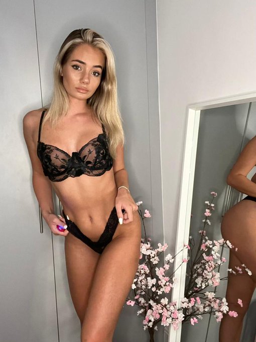 Give me your best pick-up line https://t.co/TytSo0orYN