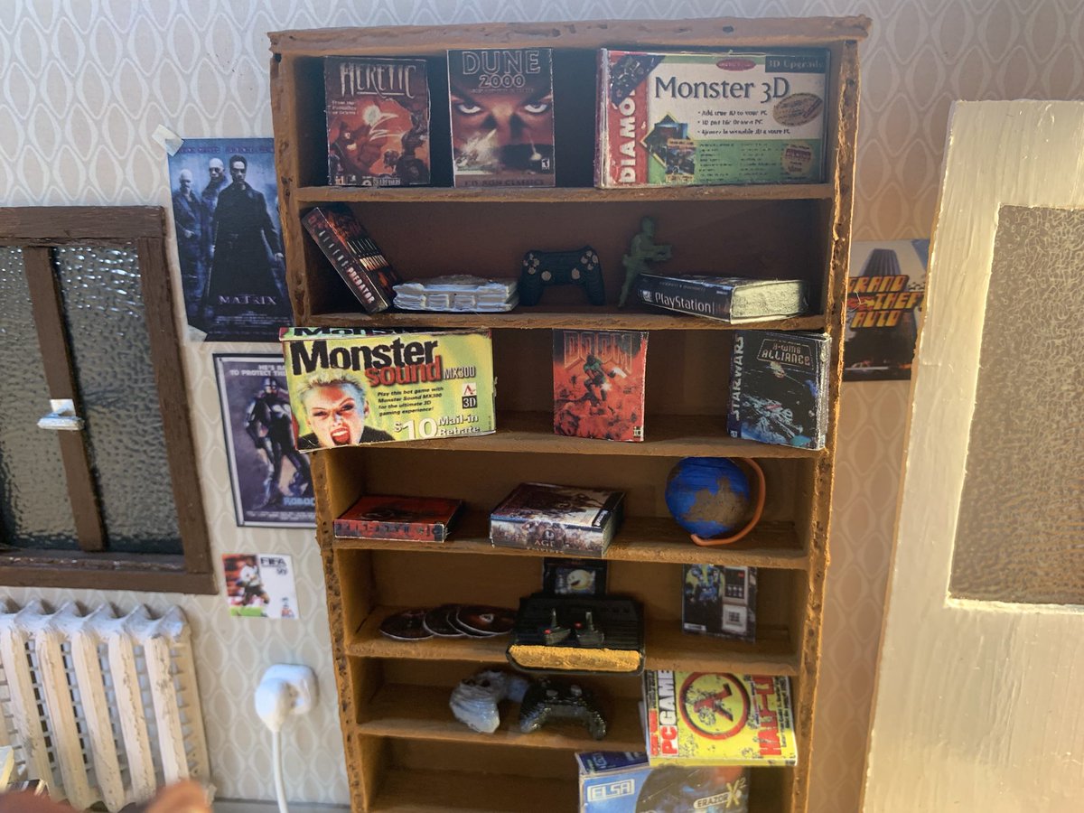 Sonunda paylaşabiliyorum👩‍🎨 Aylar önce yaptığım 2000ler temalı retro oyuncu odası🫠🕹️🎮