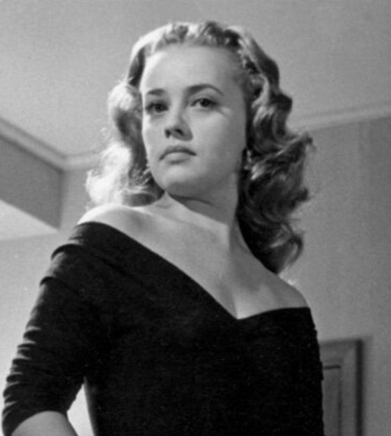 chaussisfamily's tweet photo. Née le 23 janvier 1928
Décédée le 31 juillet 2017

Elle est facilement reconnaissable.
N'écrivez pas son nom mais donnez l'indice qui vous vient à l'esprit en la découvrant https://t.co/r15DUtDxfc