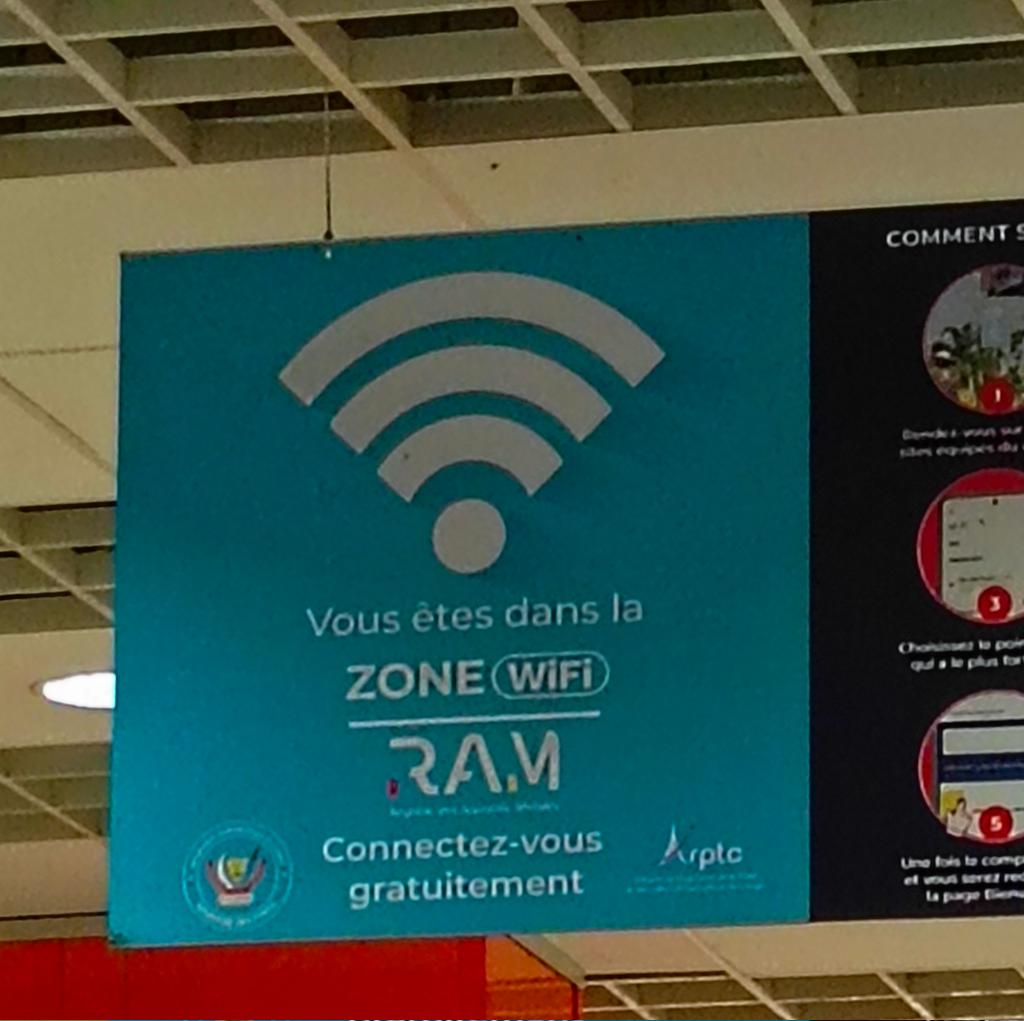 JKapitene's tweet photo. Entrain de savourer le Wi-Fi gratuit à l'aéroport international de Ndjili du coté vols internationaux... #FatshiBéton tjrs et encore https://t.co/wSGzwLIAph