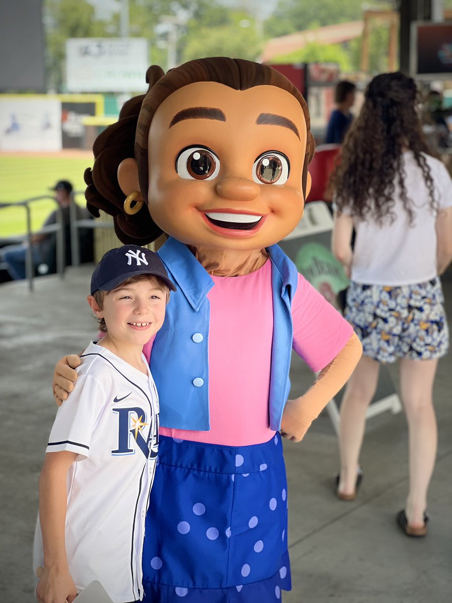 WKUPBS's tweet photo. We loved celebrating #PBS Kids Day at the @BGHotRods! Alma from Alma’s Way and Molly of Denali had even more fun interacting with fans - even signing some autographs. ⚾️ What a great day for some baseball and hanging out with all of our friends! ☀️☀️☀️#WKU #WKUPublicMedia https://t.co/Zt1LApnLhn
