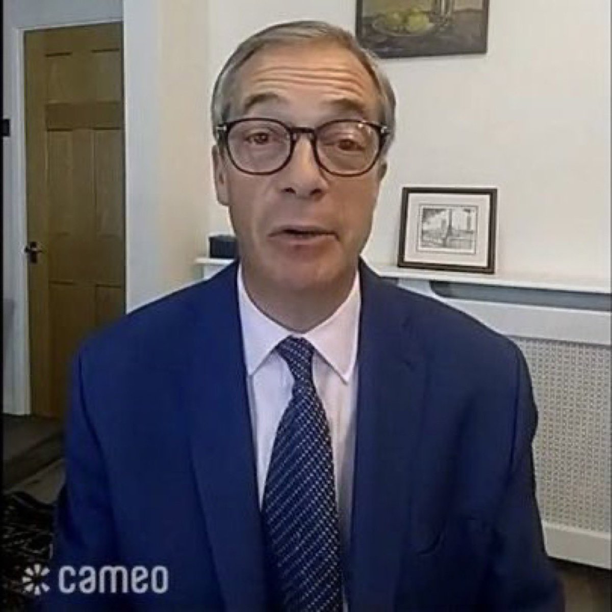 BrexitBuster's tweet photo. Christ alive! The grifting just NEVER f*cking stops. This is the online equivalent of the constant rattling of a begging bowl. I’d be amazed if this notorious shyster could get a bloody piggy bank to accept him as a client. 🐖 https://t.co/a7oJZrhIV9