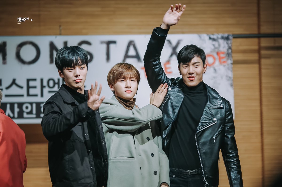 SnowEd5500's tweet photo. 균이가 없으니 본인이 스스로 가리는 셔누 ㅎㅎ https://t.co/WxaX2Fx1yU