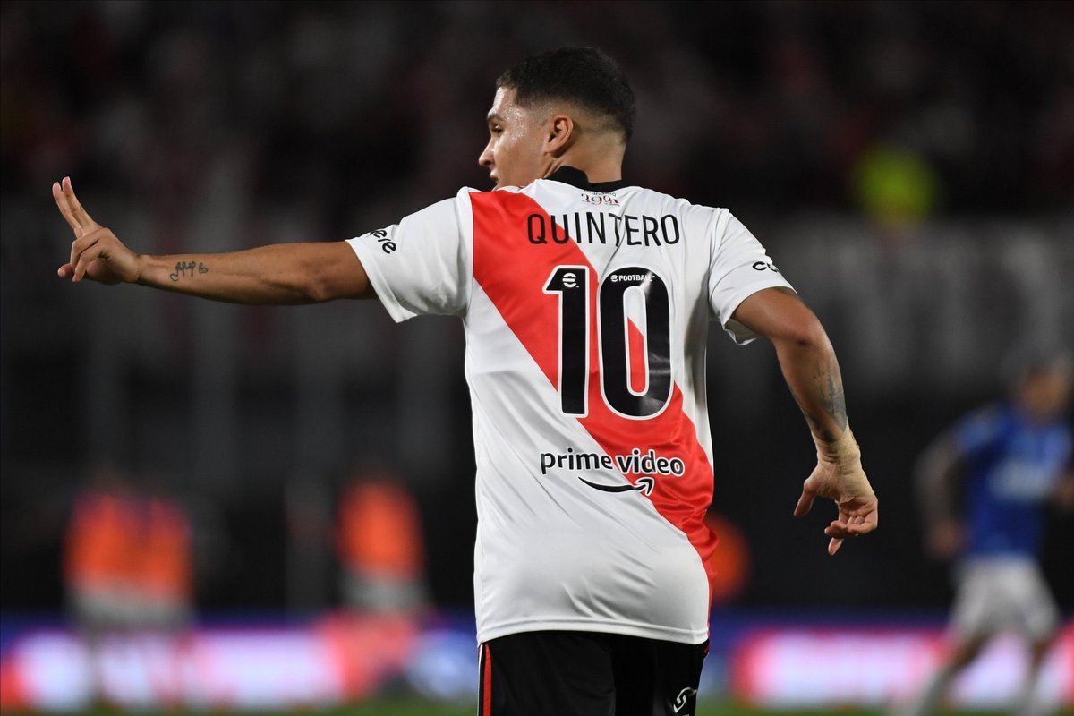 MedioRiver's tweet photo. Como hincha de River: ¿Qué te parece la llegada de Juan Fernando Quintero a Racing? https://t.co/SdVT3IiVxr