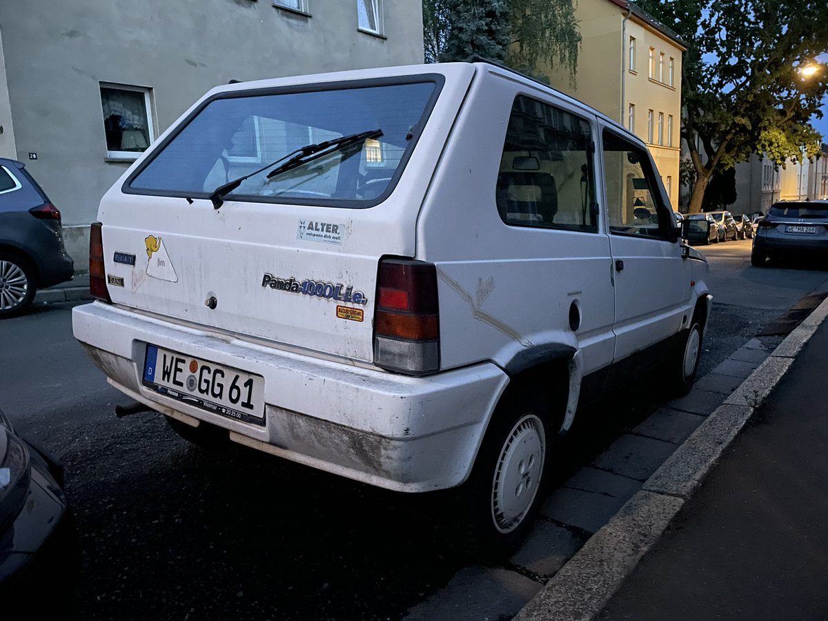 flaneurUK's tweet photo. Some of fun #streetspots on the way back from dinner this evening in Weimar. This Mk 2 Fiat Panda 1000L is apparently an injected one. Don’t think I ever saw an I.E badge on a U.K. One! https://t.co/poWLjai1aw