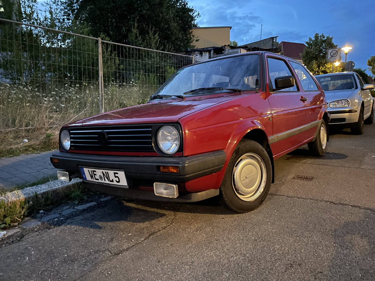 flaneurUK's tweet photo. Some of fun #streetspots on the way back from dinner this evening in Weimar. This Mk 2 VW Golf with the blandest of bland hub caps. https://t.co/dor7jMVlA6