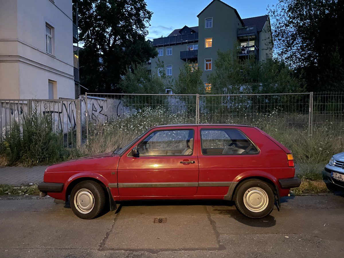 flaneurUK's tweet photo. Some of fun #streetspots on the way back from dinner this evening in Weimar. This Mk 2 VW Golf with the blandest of bland hub caps. https://t.co/dor7jMVlA6