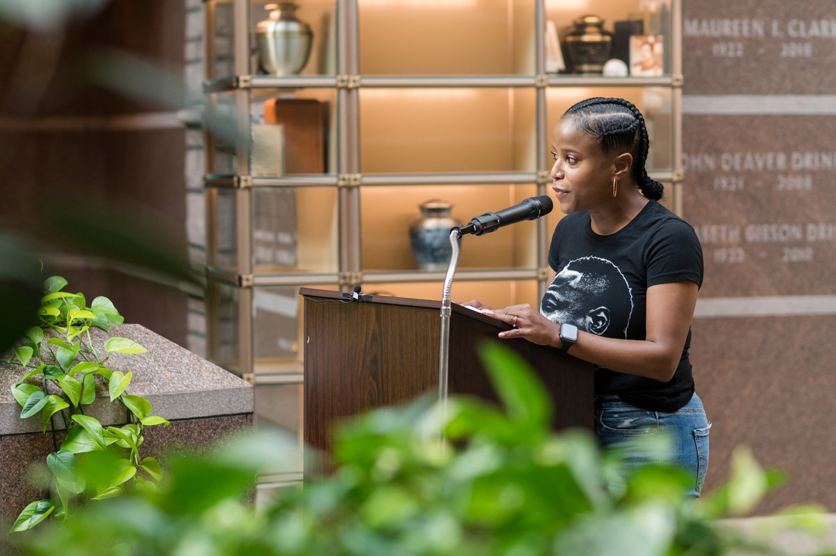 AnisfieldWolf's tweet photo. One of the best parts of #ClevelandBookWeek?
Hearing from local award-winning poets like Ali Black (@aliblack_poet), shown here speaking at the Victoria Chang event during #CBW22.
See her latest work, "If It Heals At All," here: https://t.co/weJTfnzoGQ https://t.co/QEsGPQvguB