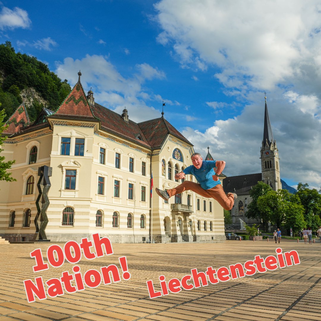 I've taken my #JoelJumps around the world to new heights and am thrilled to celebrate my 100th nation - Liechtenstein, the 6th smallest nation with only 39,000 people. 

#JoelTravel #JoelJumps #NoBarriers #DeafNation #Deaf #Vaduz #Liechtenstein #Europe #VisitLiechtenstein