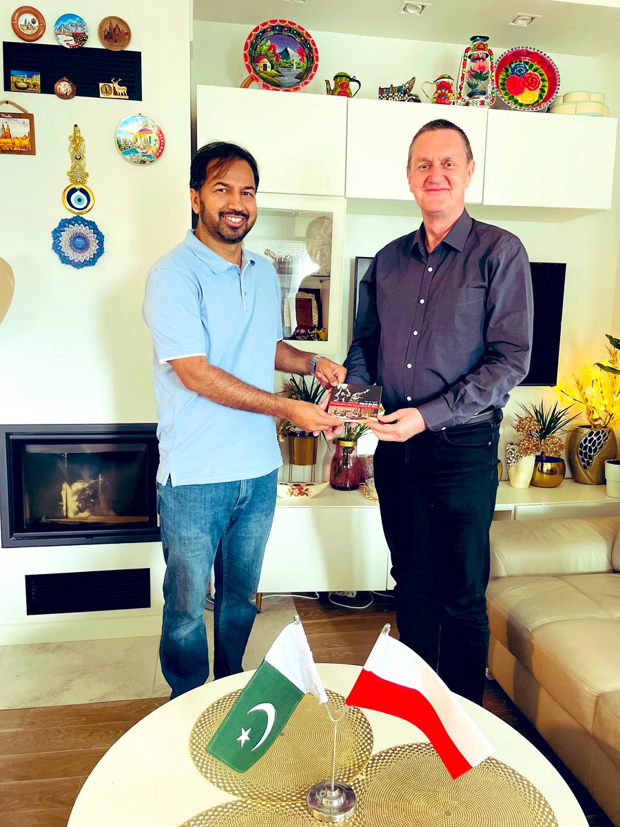 pak_polish's tweet photo. It was pleasure to host H.E Mr Piotr A. Opalinski  Former Polish  🇵🇱 Ambassador to Pakistan 🇵🇰 , We discussed how bilateral relations between Poland  and Pakistan  could be deepened to the mutual benefit of both countries . https://t.co/qjRngDeqJx