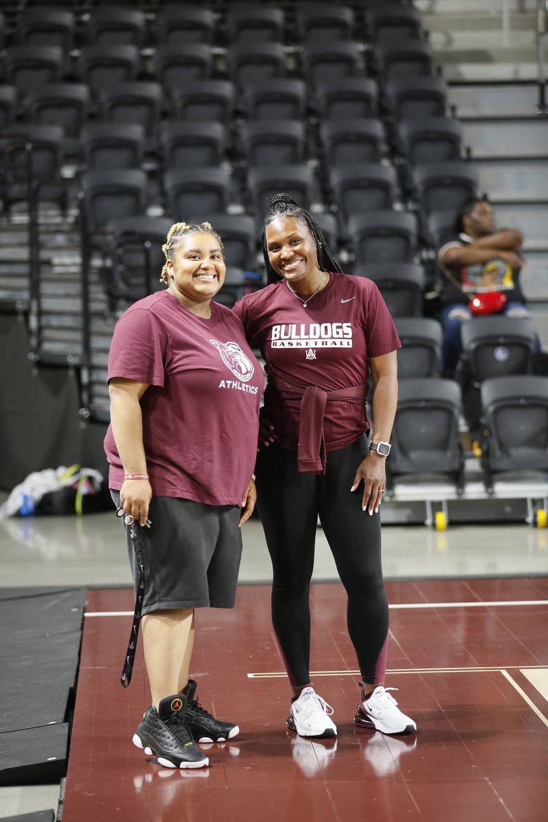 aamuwbb tweet picture