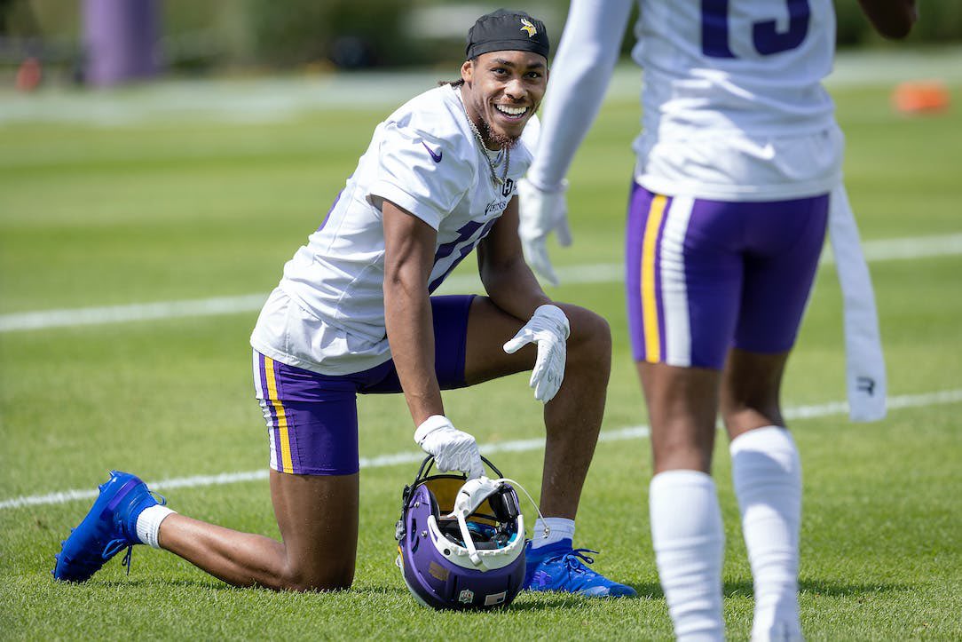 Former #Vikings WR Cris Carter says Justin Jefferson is the best WR in the NFL and that he got 𝐞𝐯𝐞𝐧 𝐛𝐞𝐭𝐭𝐞𝐫 this off-season 🤯

Jefferson needs just 571 yards this season to have the MOST by a player in the NFL before turning 25. He is also on pace to be statistically