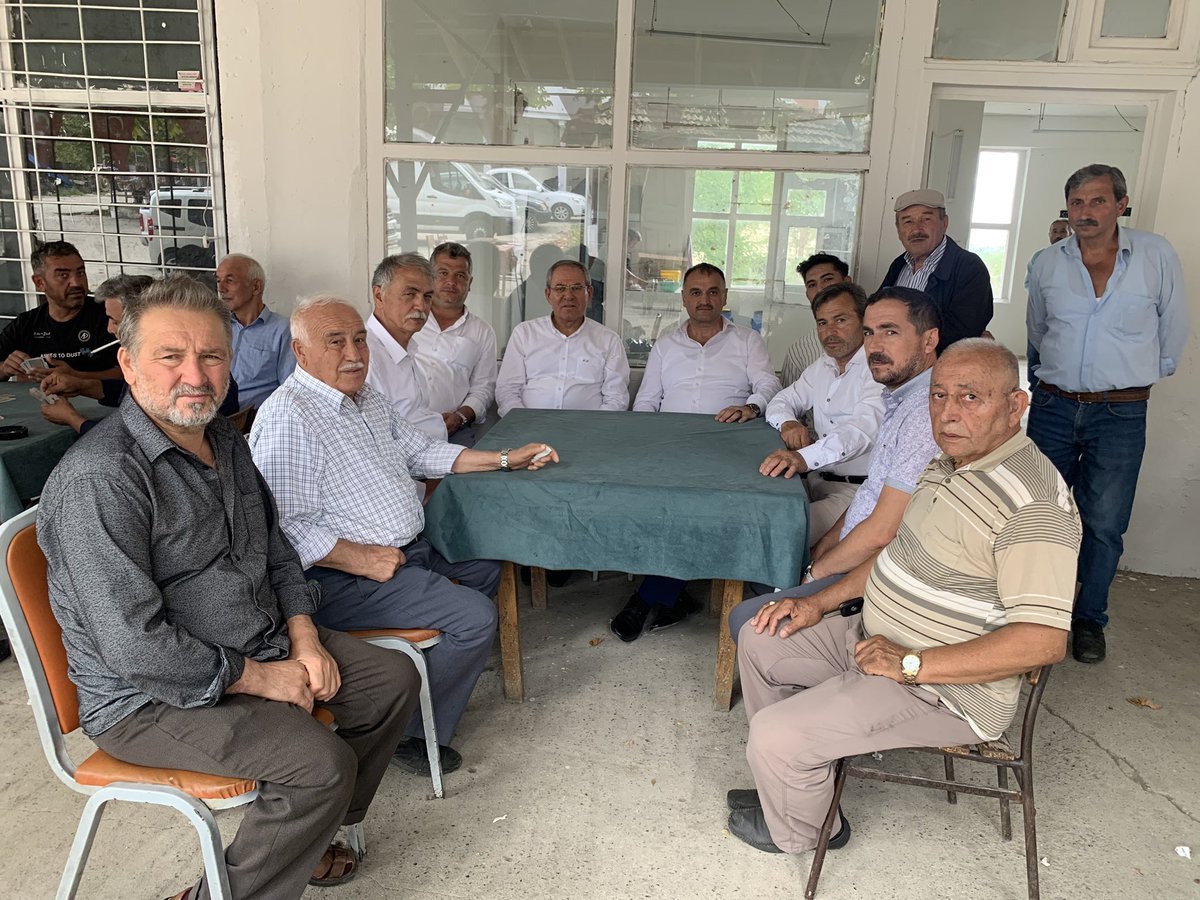KemalZeybek55's tweet photo. #Avut Köyü Canlarımızla #Aşure Lokması yedik. https://t.co/2WvUQuWmxe
