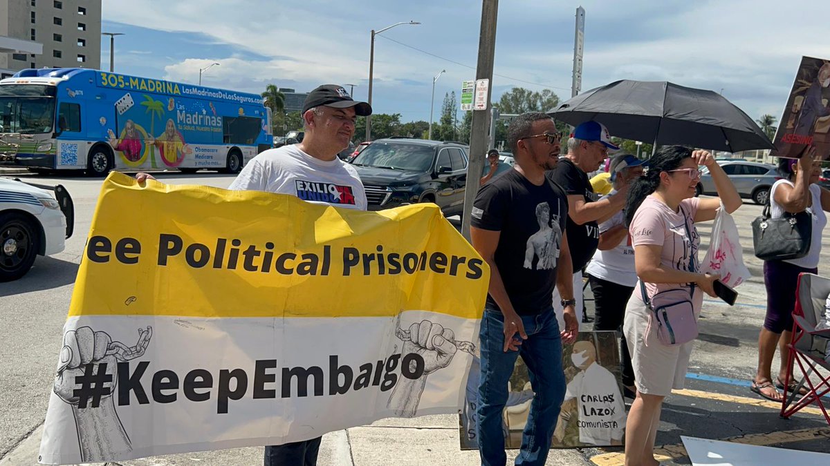 miamicuban's tweet photo. Free political prisoners #PresosDeCastro #KeepTheEmbargo #Cuba #ExilioUnidoYa https://t.co/KZKfDn4WQ2