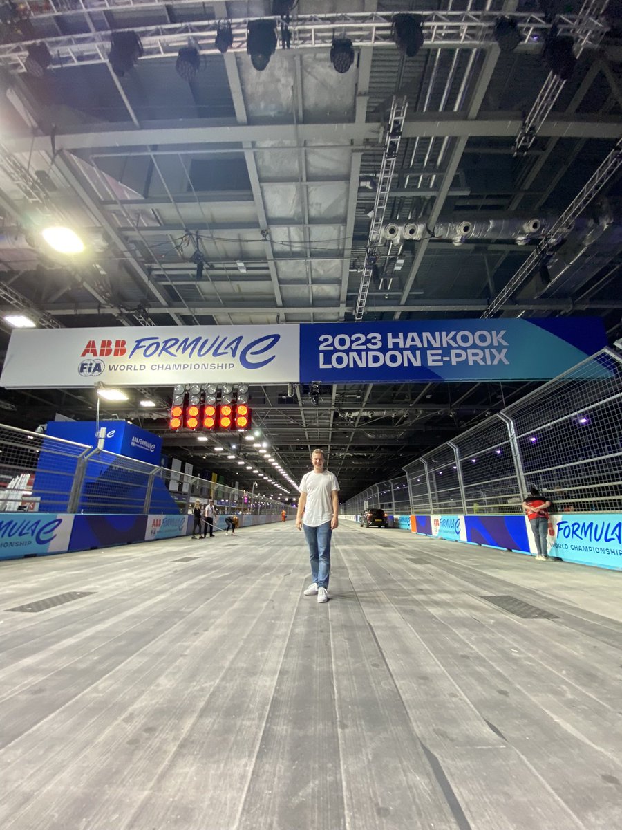 Tobi Bluhm tweet media