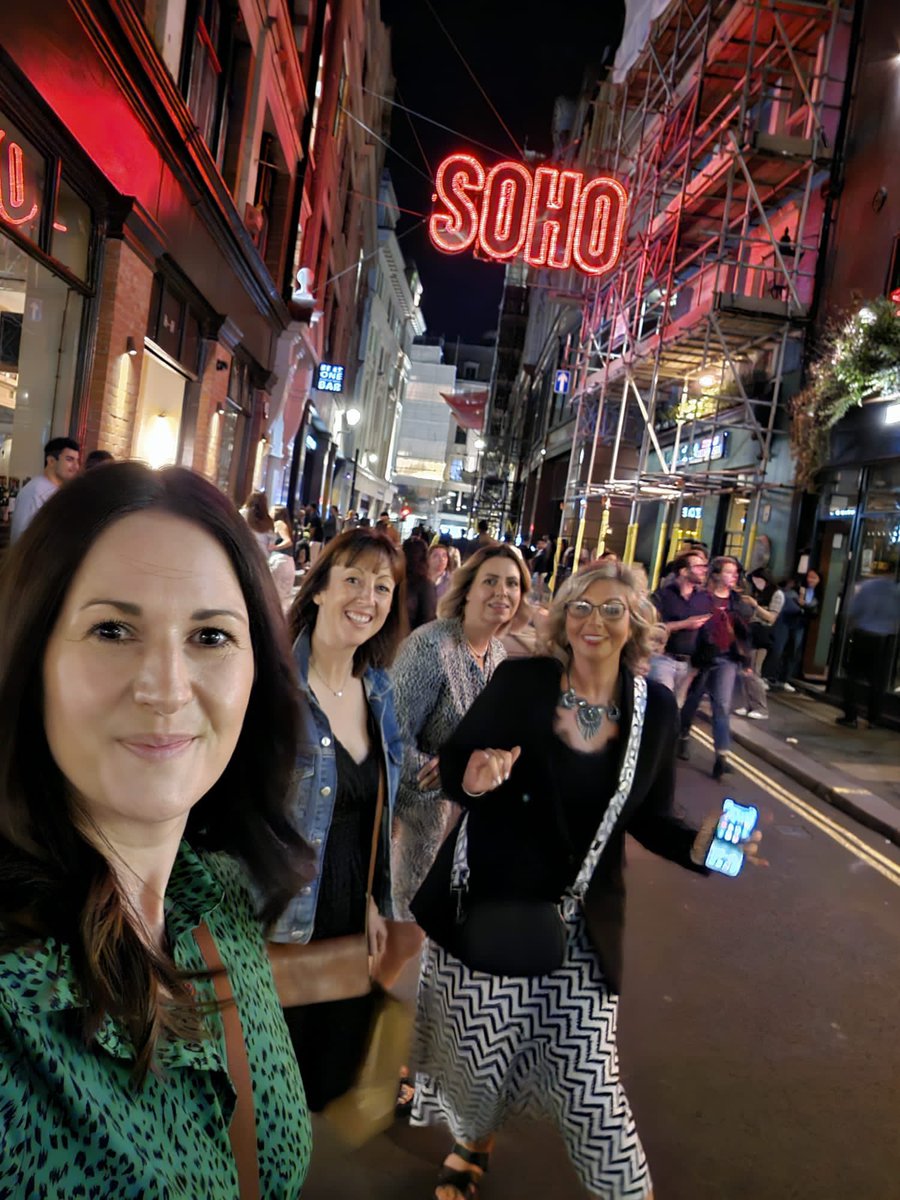 loobyloubell's tweet photo. Love these girls and our adventures together 😍#bestfriends #weekendfun https://t.co/MvYdTiG6Oe