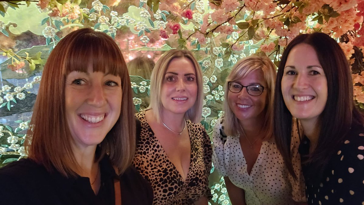 loobyloubell's tweet photo. Love these girls and our adventures together 😍#bestfriends #weekendfun https://t.co/MvYdTiG6Oe
