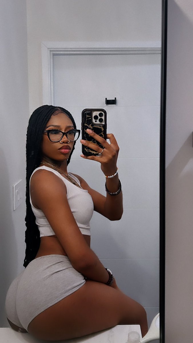 Daisa_xo's tweet photo. HIT THE LINK IN MY BIO ! NEW CONTENT UPLOADED!! 🤭 

https://t.co/lYU3RnZqfv

#onlyfans #viral #baddie https://t.co/GzEa83eUv6