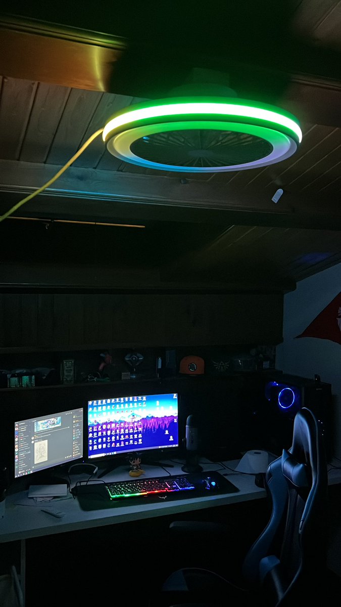 YoSoyZeroYT's tweet photo. El ventilador LED que me acabo de instalar al SetUp, GOD gente 🔥 https://t.co/Whvi0olzsO