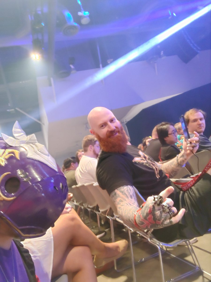 XetaJak's tweet photo. As iffy as it was- the community saved the day. Had a blast meeting everyone and getting pictures with people.

#FFXIVFanFest https://t.co/wf1cagYneS