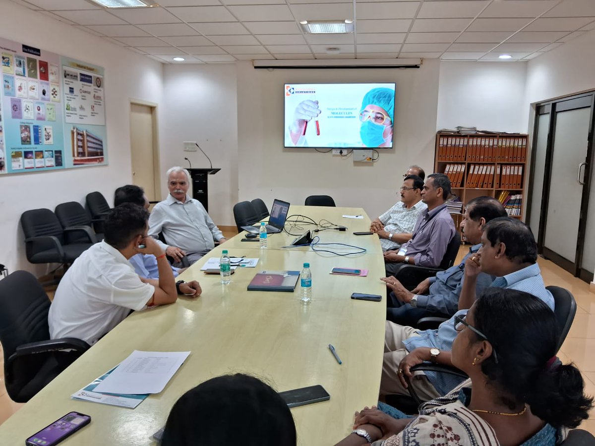 ngsmips's tweet photo. Faculties of the Pharmaceutical Chemistry Department &amp; Vice Principal, NGSMIPS, Mangalore with Dr Krishnan Namboori, Retd. Professor, Ammas Research lab, Coimbatore

Topic: C-ammas; (Advanced molecular modelling and simulation) Research lab for design and development of molecules https://t.co/ArRaM9f3fE