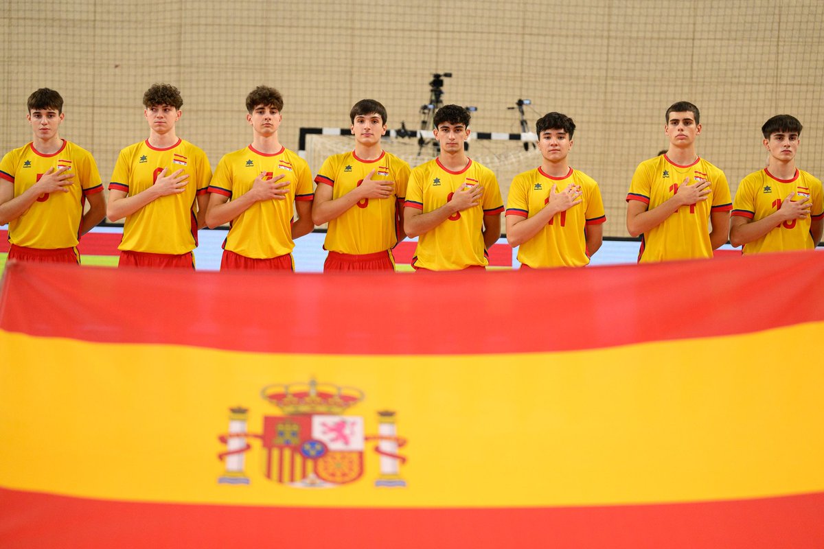 RFEVB's tweet photo. 🥉🇪🇸💪🏽 BRONCE EN EL CAMPEONATO DE EUROPA SUB17🔝🤩

✅ Gran victoria de los #MiniRedLynxes ante BÉLGICA en la lucha por la tercera posición del #EuroVolleyU17M 🏆🇪🇺

👏🏽 ENHORABUENA CAMPEONES‼️ Gracias jugadores y cuerpo técnico por hacernos soñar y disfrutar del mejor vóley 🏐✨ https://t.co/my4tA6dMya