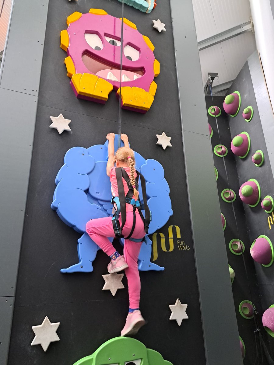 Vichereandthere's tweet photo. Fun times at @gulliversfun https://t.co/nSHNB65SYF