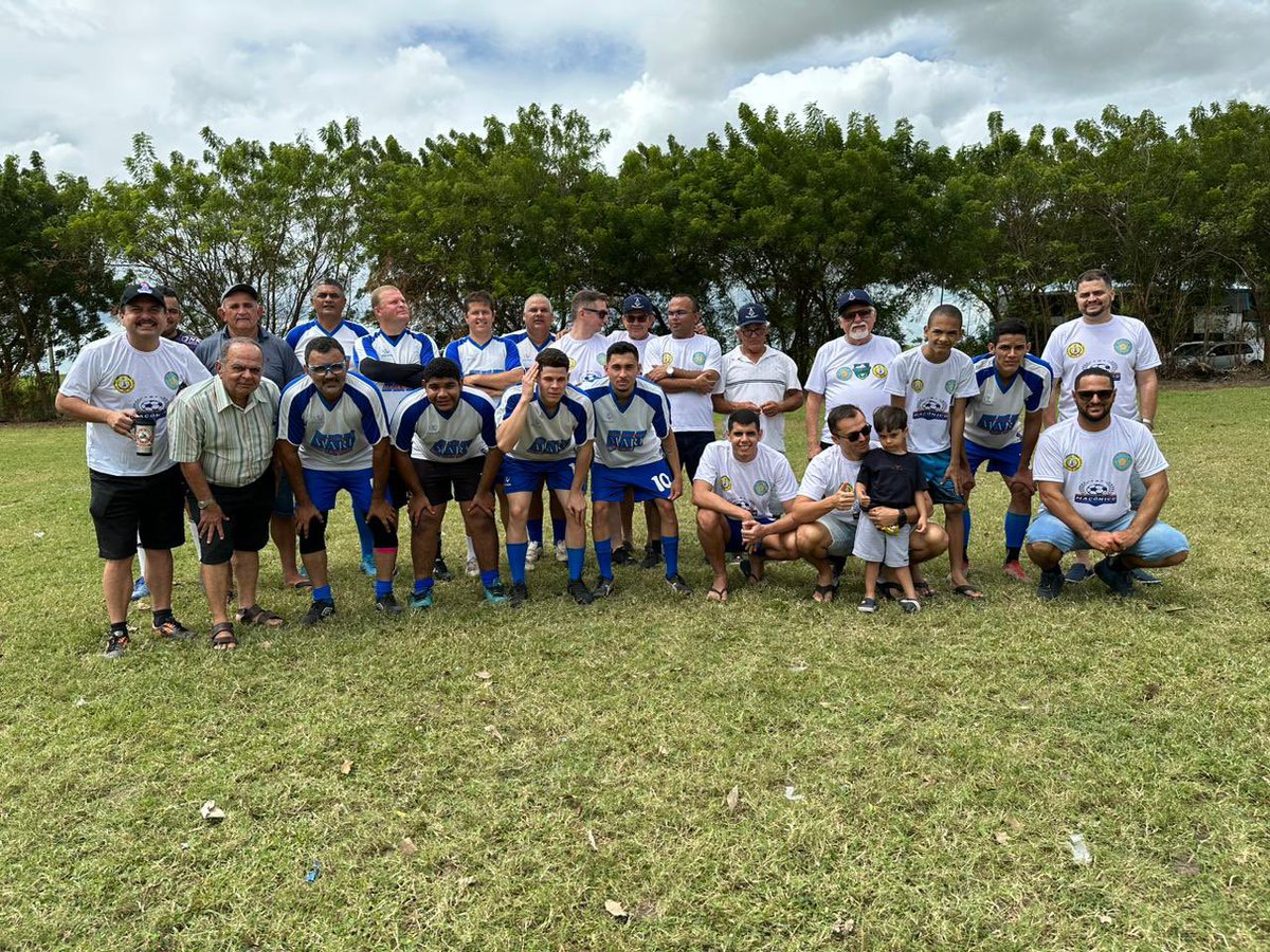 Prestigiando com os irmãos da Loja Maçônica Estrela de Araçá no 43  o nosso 10° Torneio de Futebol e danais irmãos maçons , familiares visitantes  e amigos.