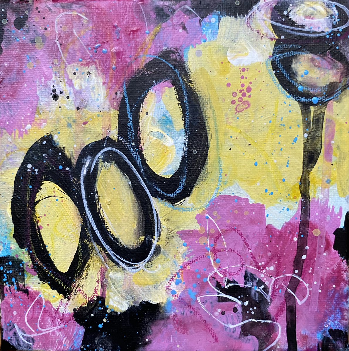 KateMLArtwork's tweet image. Swimming in a Fishbowl, mixed media mini on canvas. #pinkabstract #contemporarypainting #circleabstract #blackandpink