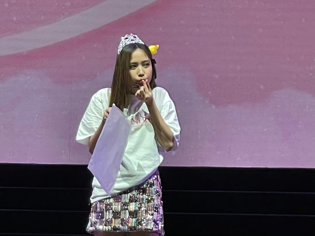 freen_brainrot's tweet photo. who's the lucky one who got pfreen's heart?🥺

#FreenBeckyFBinMacau https://t.co/RiYa0fNS2C